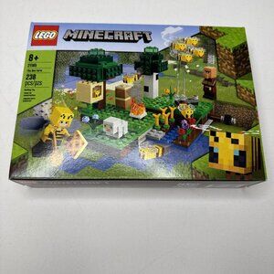 LEGO Minecraft: The Bee Farm (21165) Factory Sealed